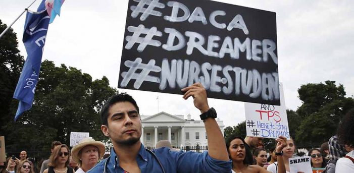 Nueve mexicanos arrestados por protestas frente a torre Trump