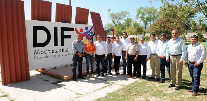 Gobernadora Pavlovich beneficia a habitantes de Moctezuma