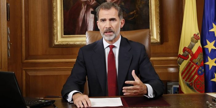 Felipe VI va contra las autoridades catalanas