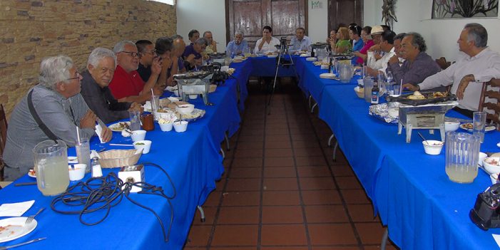 Comunicadores y Luis Serrato Castell mantienen diálogo abierto en Nogales