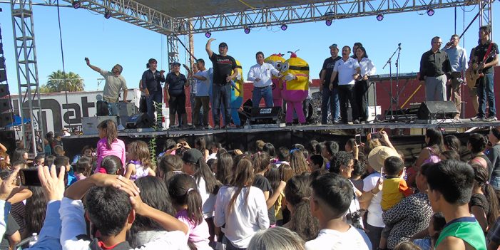 Celebran con éxito gran verbena popular