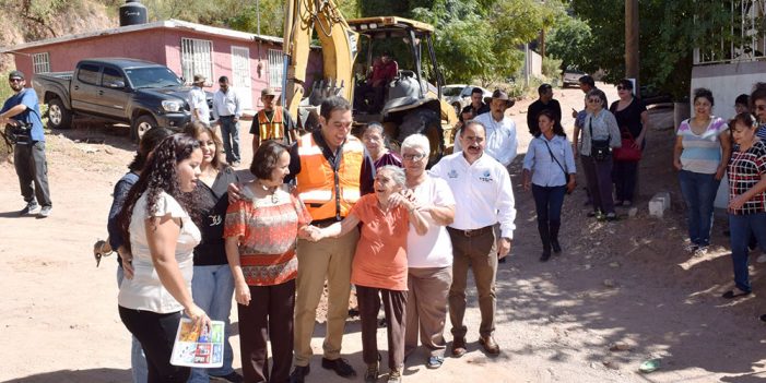 Invierte Nogales 2.4 MDP en pavimentación