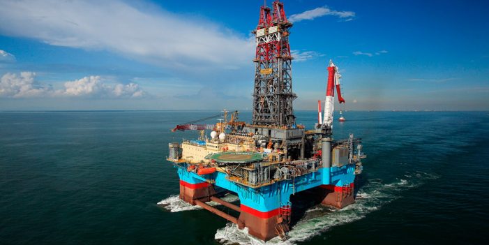 Peña anuncia hallazgo de yacimiento de petróleo