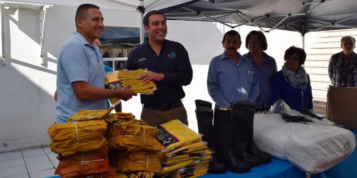 Reciben trabajadores de Servicios Públicos equipo de protección