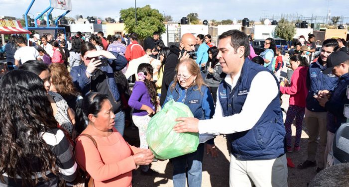 Disfrutan niños de tradicionales posadas navideñas