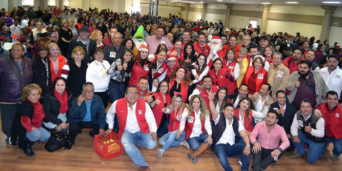 Disfrutan miles de nogalenses Posada Navideña del PRI