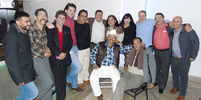 Simpatizantes de Morena realizan posada Navideña