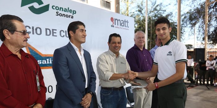 Inaugura De Lucas programa “Yes al Inglés Blended”