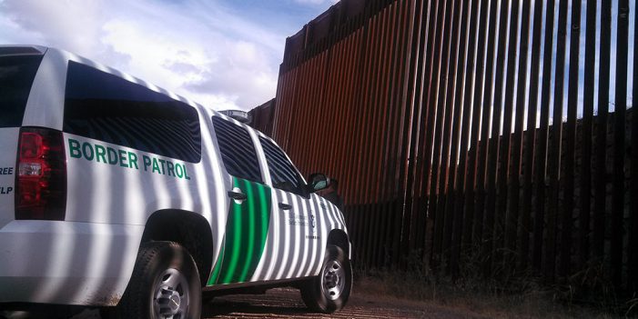 Agente fronterizo enfrenta juicio por asesinato de adolescente de Nogales