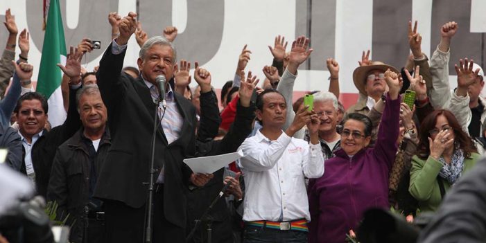 López Obrador, el más multado por el INE