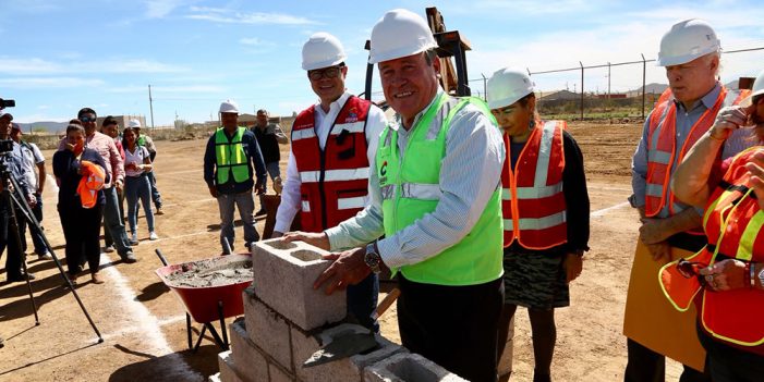 Colocan primera piedra de plantel Conalep en Cananea