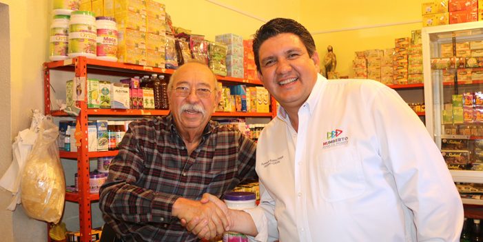Apoyan comerciantes a Robles Pompa