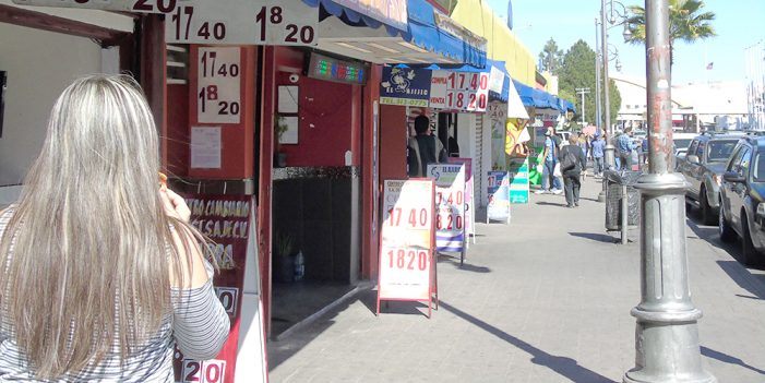 Posible triunfo de AMLO aplasta al peso: Bloomberg