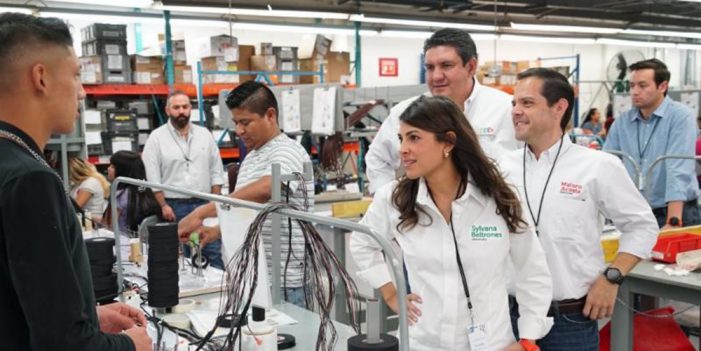 Sí a más inversiones y mejores salarios: Sylvana y Maloro