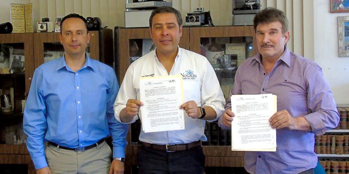 Signan convenio Imfoculta y “Tubac Manufacturing”