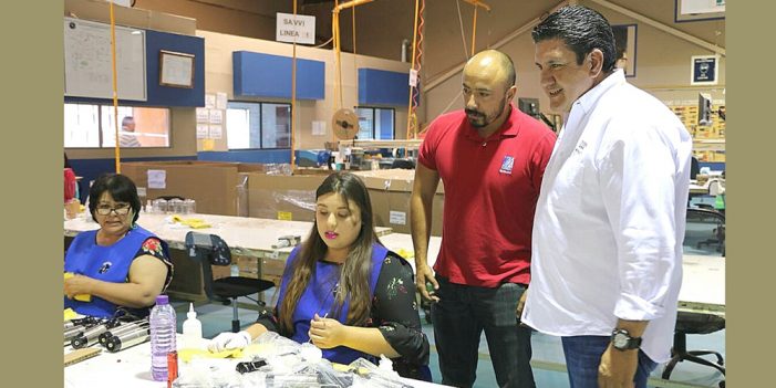 Humberto luchará por mejores beneficios a madres trabajadoras