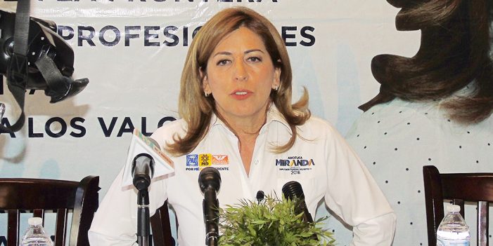 Angélica Miranda expone propuestas con visión ciudadana