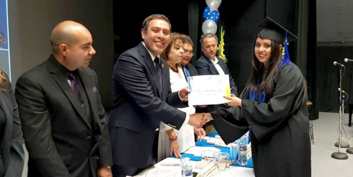 Gradúan 220 estudiantes de la Prepa Municipal