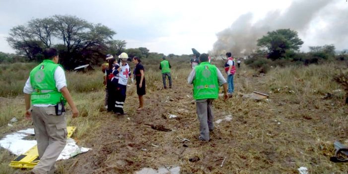 Comienza remoción de restos en avionazo de Aeroméxico