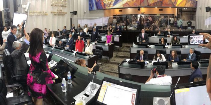 Se unen voces a reforma constitucional