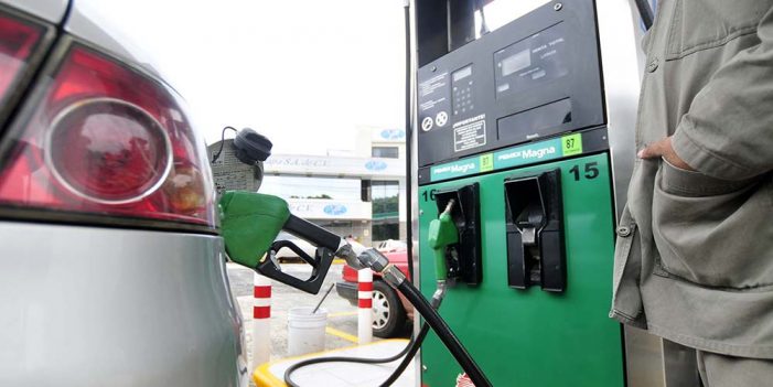 Gasolina, frutas y verduras aceleran inflación; sube 4.85%: Inegi
