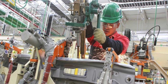 Confianza empresarial de manufacturas suma 14 meses al alza