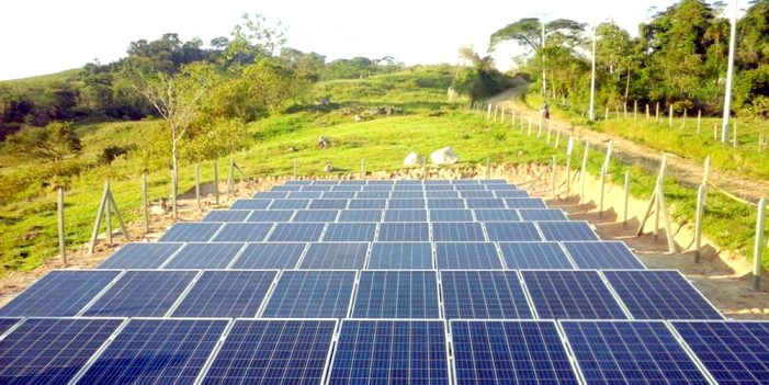 Desarrollan célula solar que establece récord en generación de energía