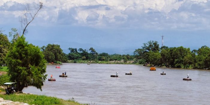 Caravana de migrantes inicia cruce de frontera Sur de México