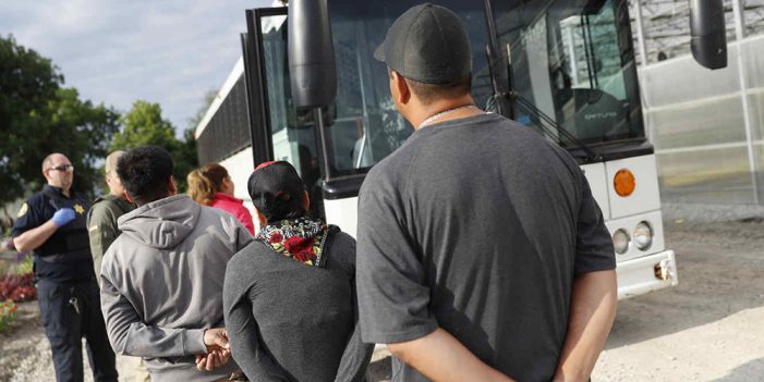 Hay más de 11 mil mexicanos bajo custodia migratoria en EU