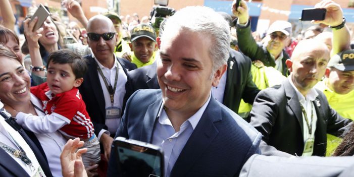 Colombia busca cadena perpetua para violadores de niños
