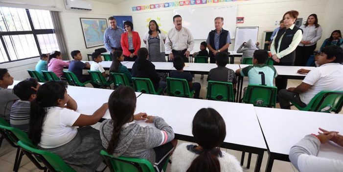 Entregan SEC y Fundación Imagina biblioteca a escuela primaria