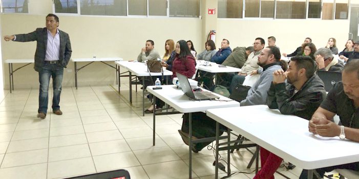 Periodistas reciben curso de capacitación en Nogales