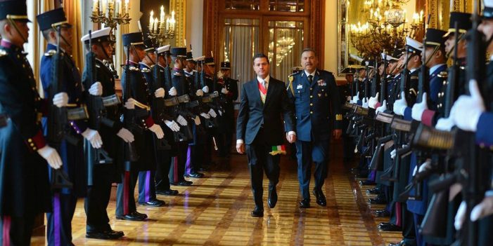 Pide Peña Nieto a Estado Mayor contribuir con lealtad en nueva etapa del país