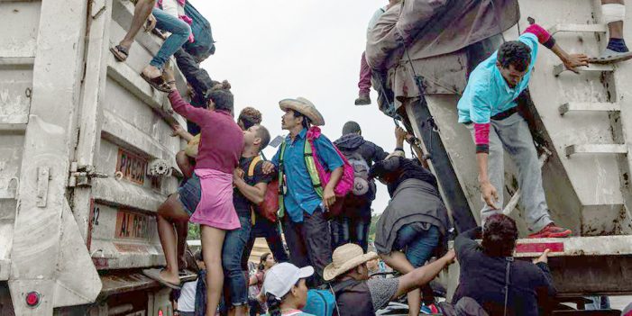 Migrantes no se detienen, van firmes hacia Ciudad de México