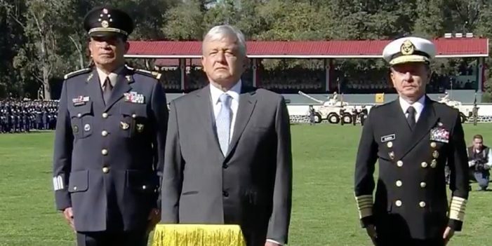 López Obrador saluda a Fuerzas Armadas como Jefe Supremo