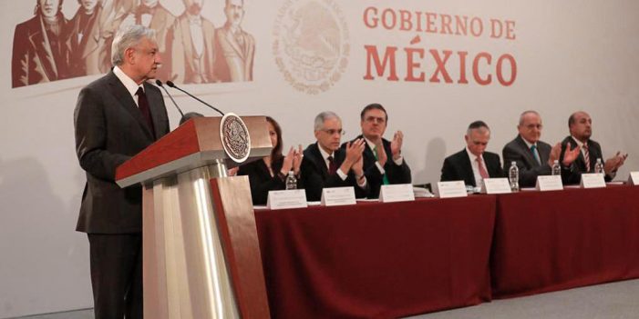 AMLO pide a embajadores promover inversión y defender a migrantes