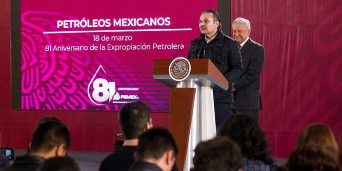 López Obrador llama a rescatar a la industria petrolera nacional