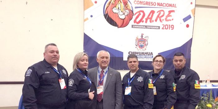 Asisten integrantes del DARE a Congreso Nacional