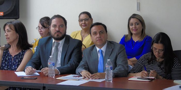 Regidores de Nogales participan en foro contra corrupción