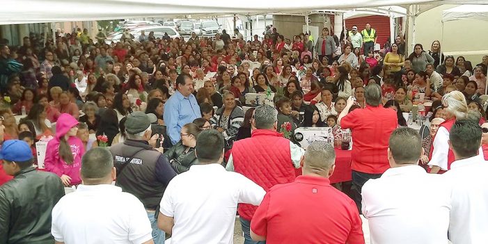 Festeja PRI a mamás nogalenses