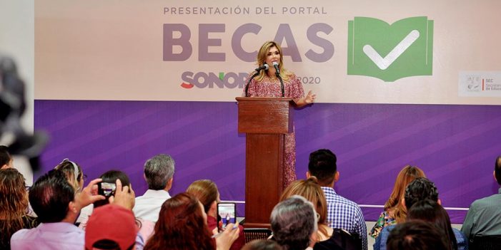 Relanza Gobernadora portal para trámites de becas