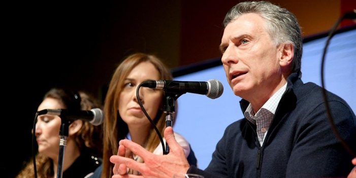 Pánico en mercados financieros de Argentina tras derrota Mauricio Macri