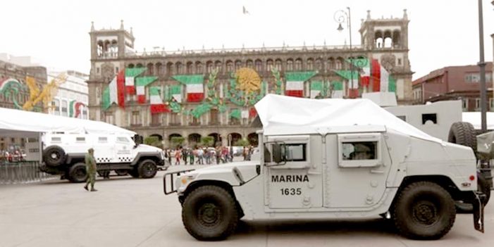 Blindan el Zócalo para grito de AMLO