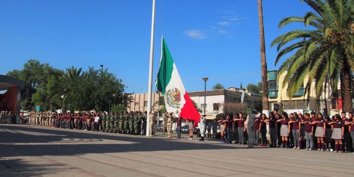 Celebran Nogales mes Patrio