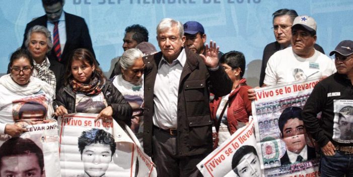 Quien sepa algo sobre Ayotzinapa, que nos ayude: AMLO