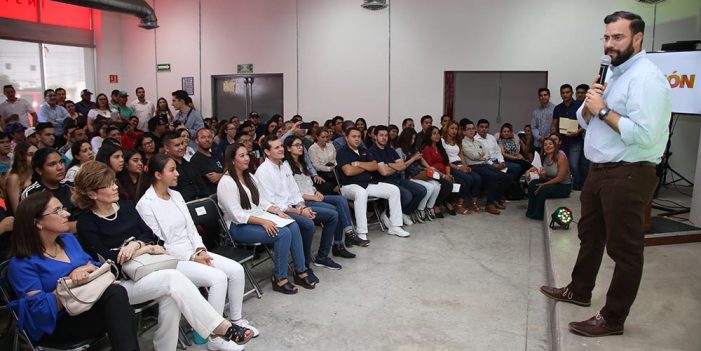 “No sean indiferentes, hagan la diferencia”, invita Manuel Puebla a universitarios