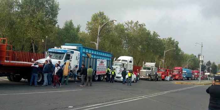 Transportistas de carga protestan en Cámara de Diputados