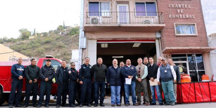 Entregan equipo a Bomberos de Nogales