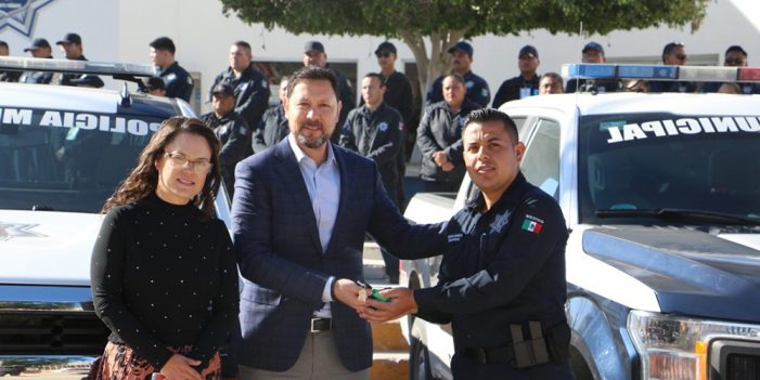 Entrega Alcalde siete patrullas a Policía Municipal