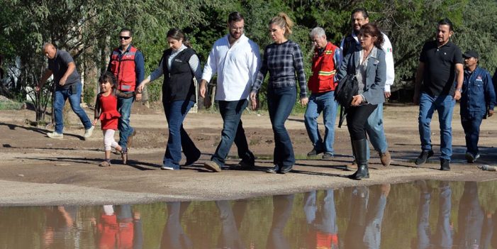 Recorre Gobernadora zonas afectadas por las lluvias